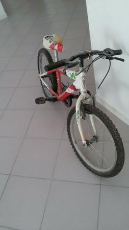 Da Bambino 5-9 Anni Taglia 20 Come Nuova. Colore Rosso, Bian