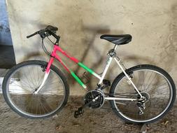 Da Donna Nmarca Escalation Con Cambio Shimano.