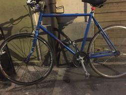 Da Uomo Di Colore Blu Con Cerchi Da 28 Da Corsa