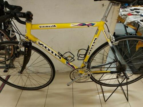bici da corsa carbonio e alluminio
