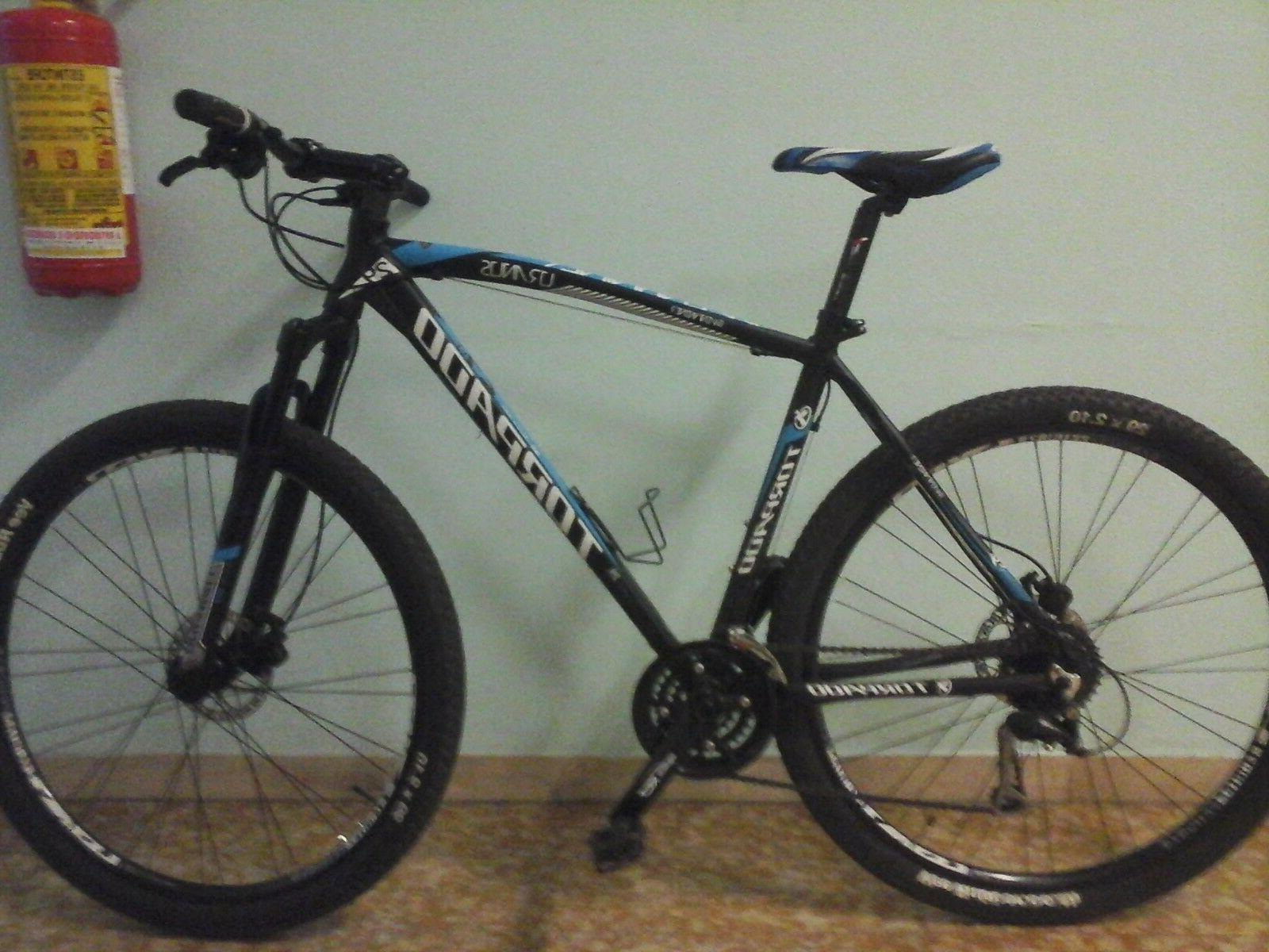 mountain bike 29 colore nero opaco blu